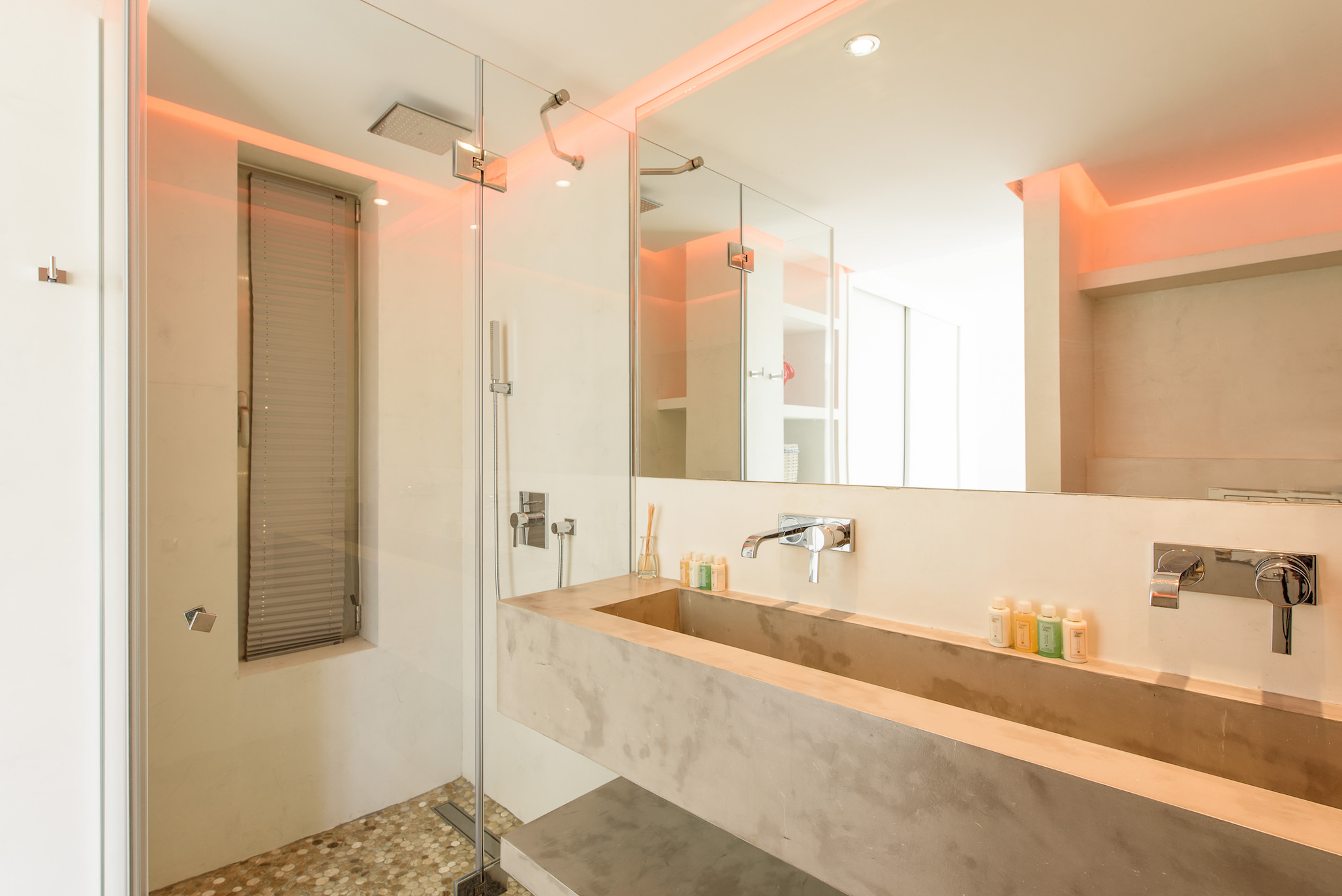 Resa Estates modern villa for sale te koop Cala Tarida Ibiza bathroom 4.jpg